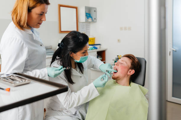 Best Emergency Tooth Extraction  in Barneveld, WI